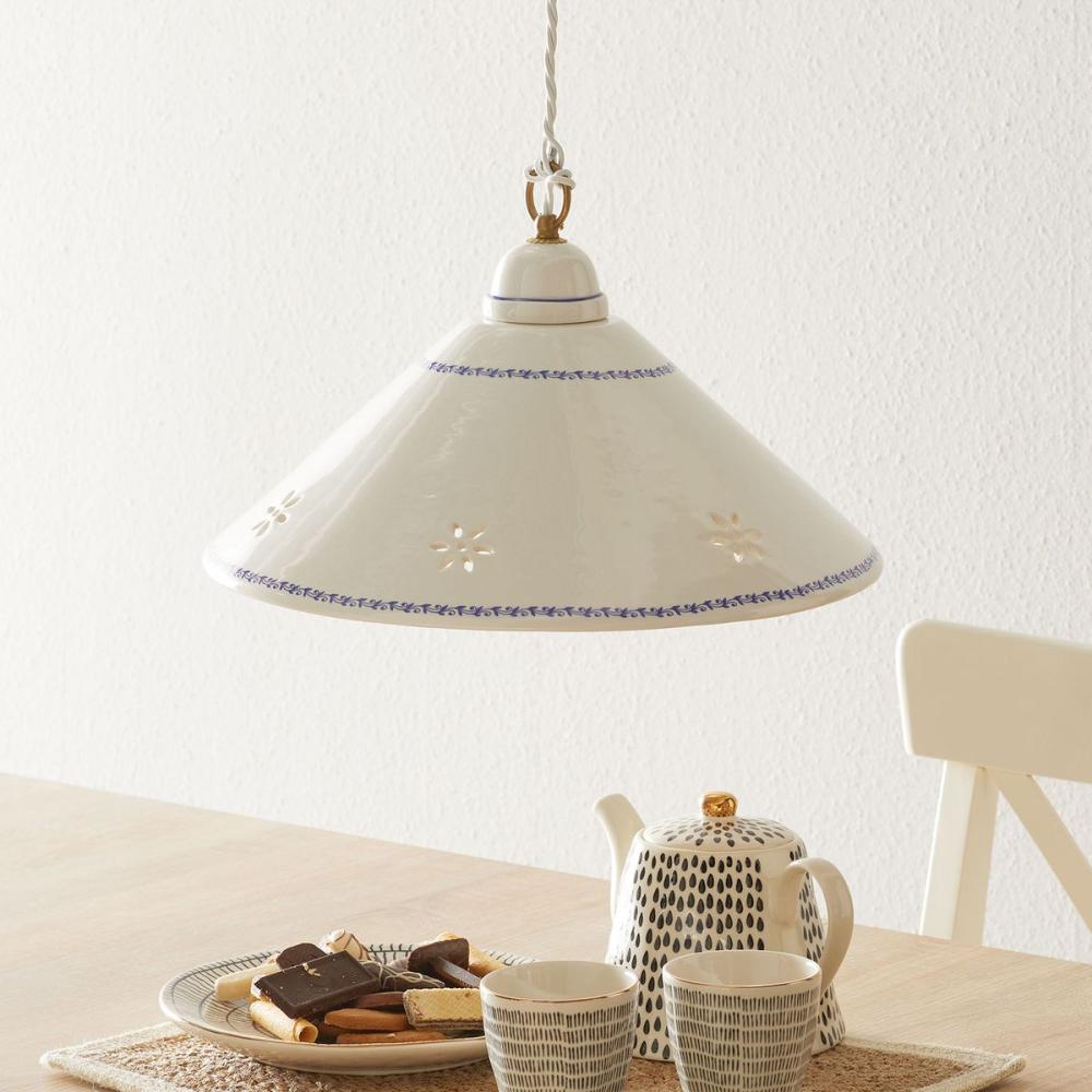 mediteran modra vzorovana zavesna lampa rustikalna keramika rucne elegantne malovana dierovana klasicke osvetlenie nastavitelna vyska taliansky toskansky styl vintage vzor kuchyna jedalen obyvacka modra.jpg